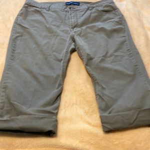 Women’s Capri pants. Size 14.